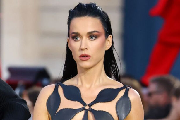 Come at some stage in of the Week: Katy Perry reinvigorates the naked costume pattern